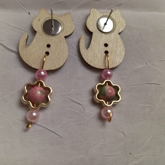 Home Made Handmade Wood & Metal Cat Green & Pink Button Earrings #46 - Picture 7 of 13